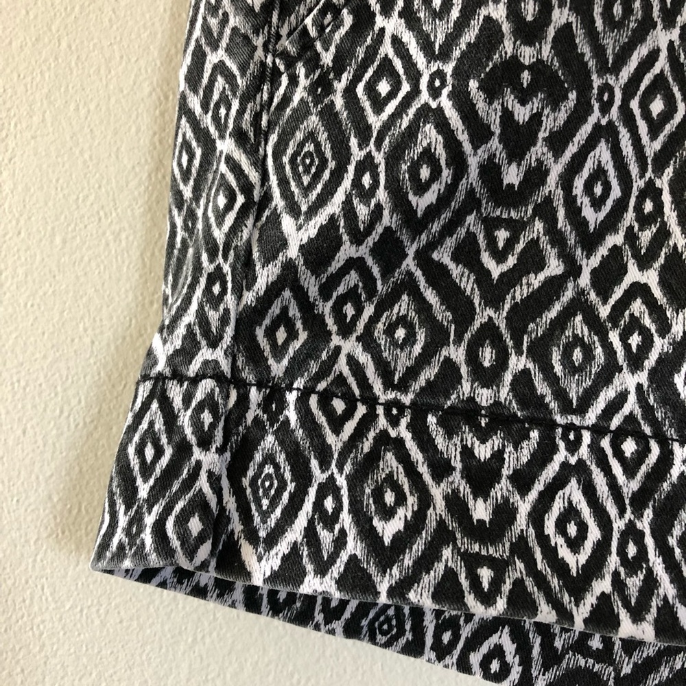 American Eagle Midi Ikat Shorts